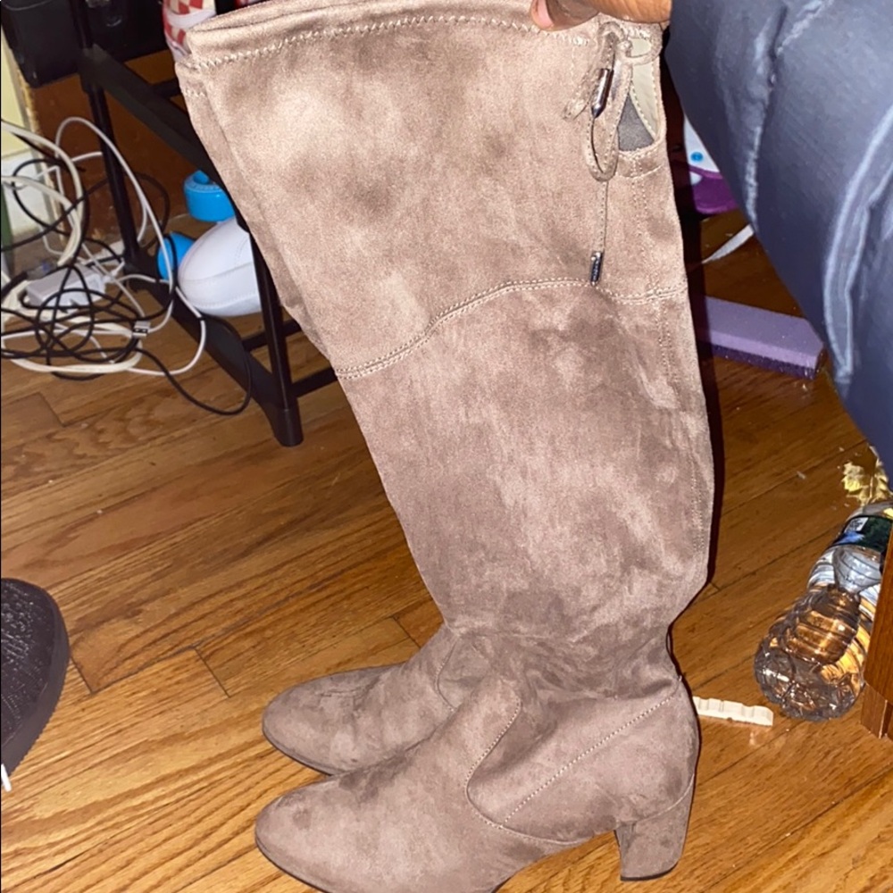 Knee Length Heels!